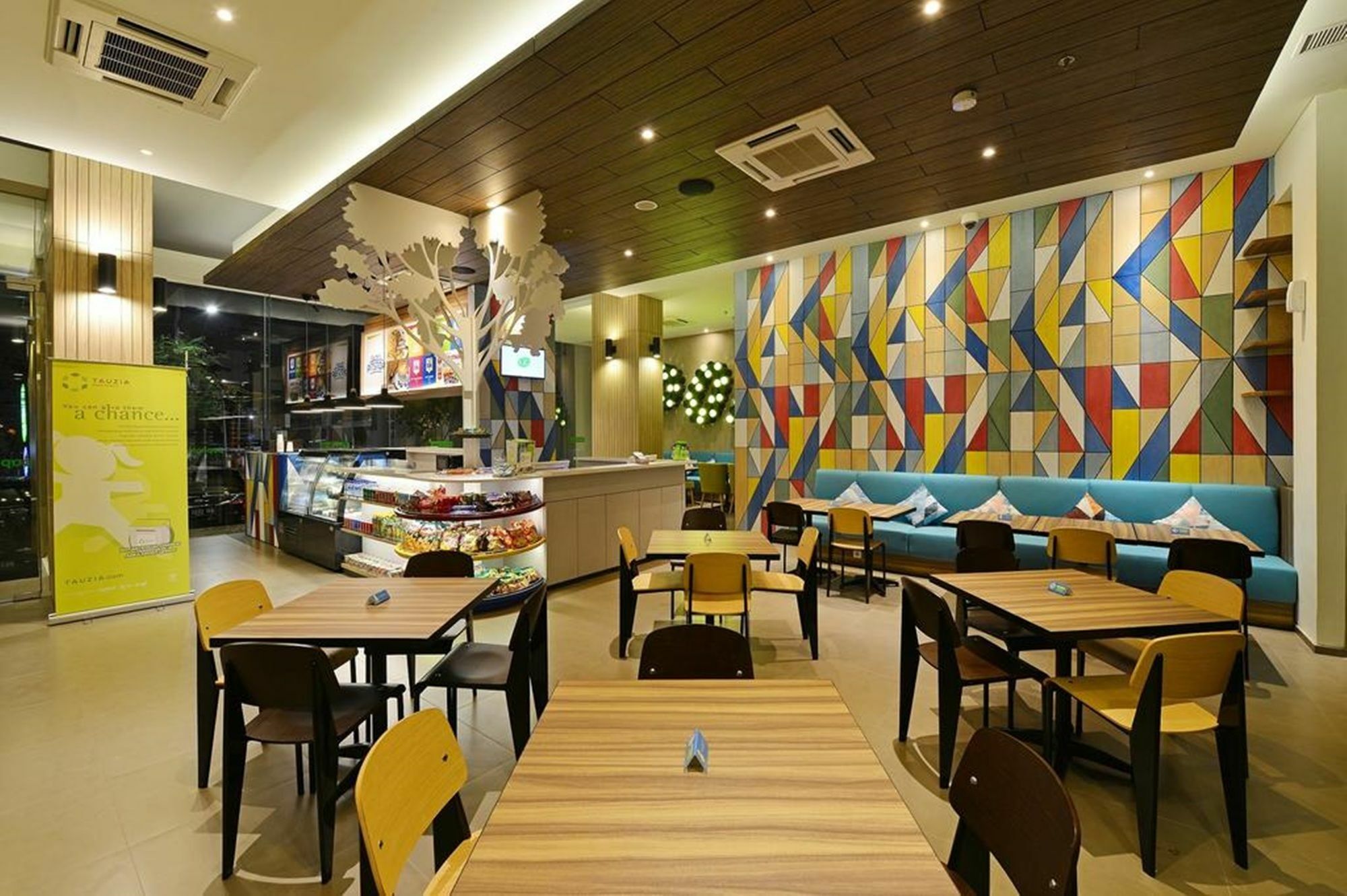 Hotel Pop! Pasar Baru 2*